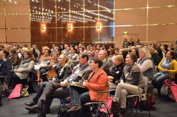 Teilnehmende beim fmks-Fachtag zur Mehrsprachigkeit in Köln